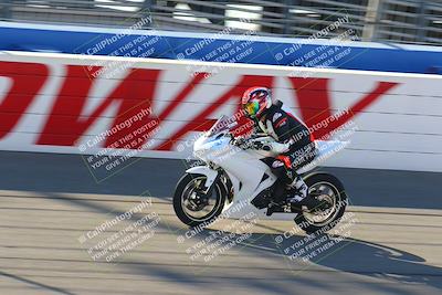 media/Jan-21-2022-Fastrack Riders (Fri) [[90b5309cc6]]/Level 1/Session 1 Front Straight/